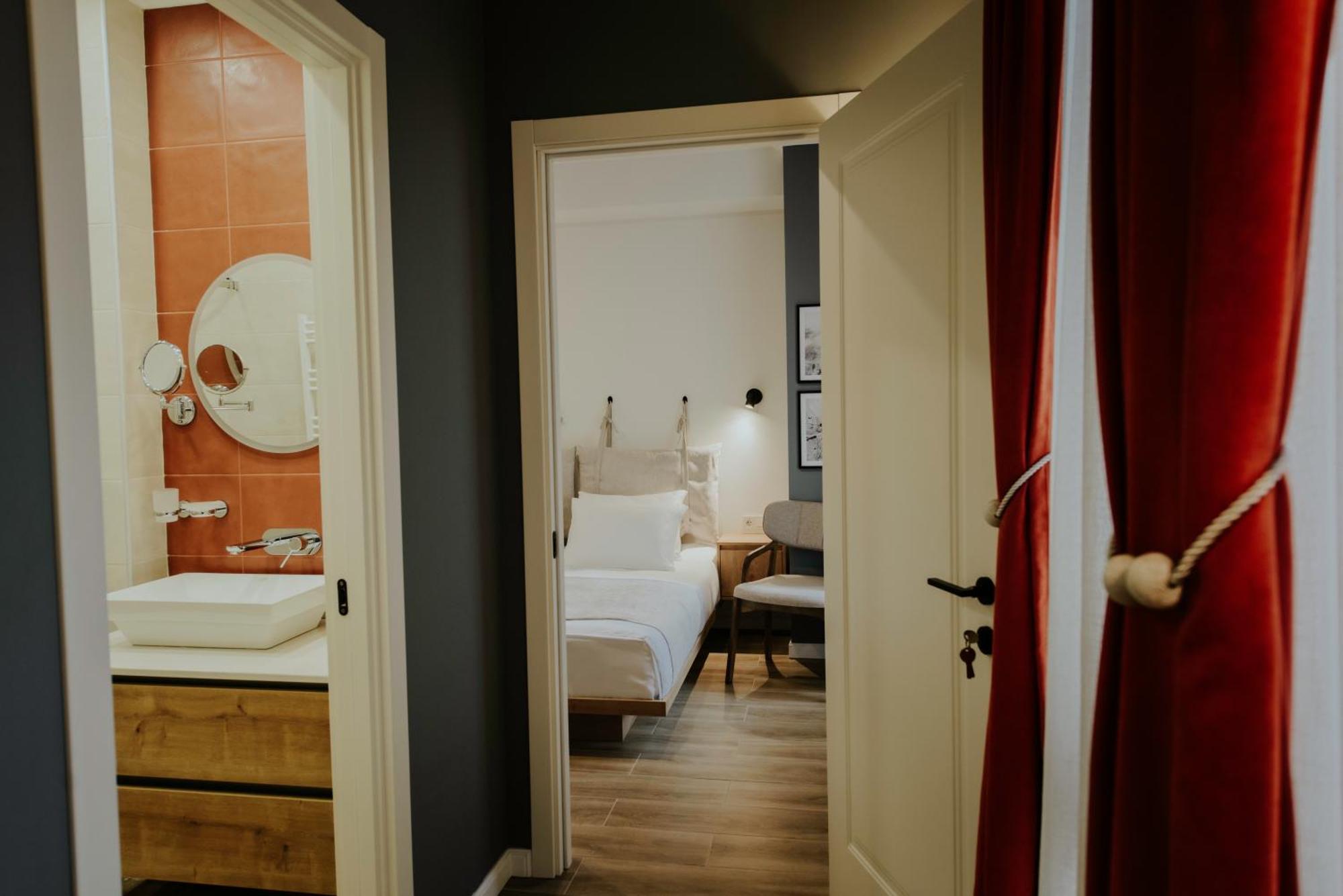 Luxury Inn Grand Residences Tbilisi Exterior foto